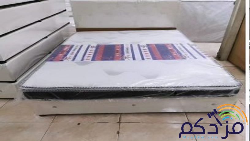 سریر مع بالمرتبة