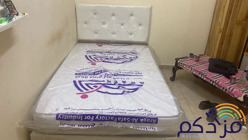 سریر مع بالمرتبة