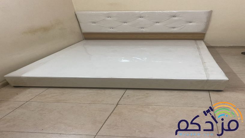 سریر مع بالمرتبة