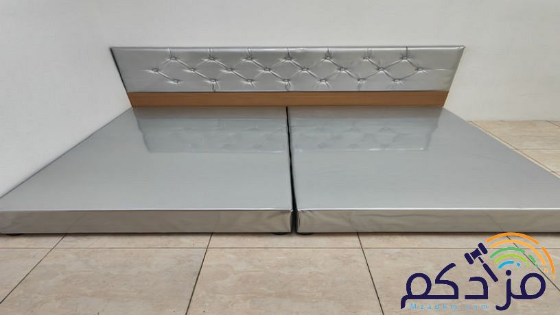سریر مع بالمرتبة