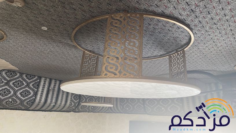 طاولة مستديره