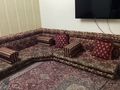 فرش ارضي مع ستاره زوليه اثنين مع تكايات مع مخداتها
