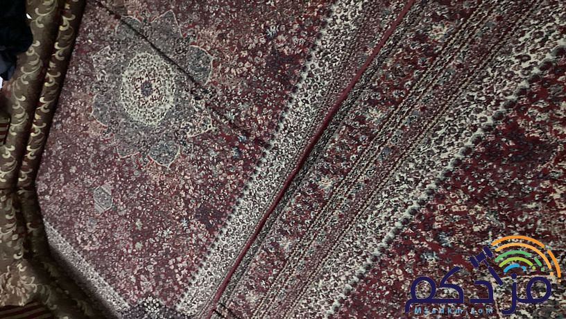 فرش ارضي مع ستاره زوليه اثنين مع تكايات مع مخداتها