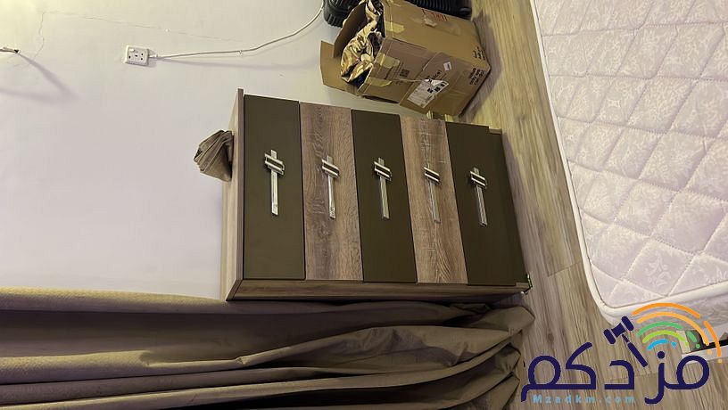 غرفة نوم مع مرتبه طبيه مع ستاره
