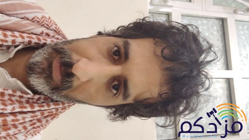 شاعر جزل ومتمكن لكتابه القصايد وتنفيذ الشيلات