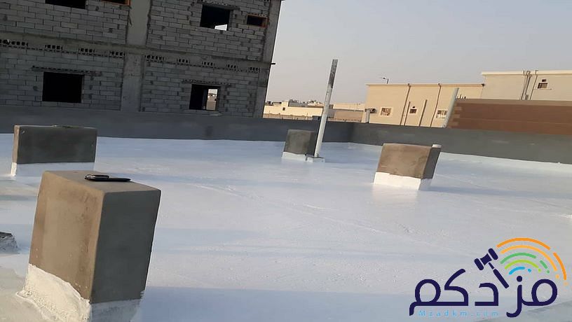 تركيب عوازل سطوح ضد تسريب الأمطار