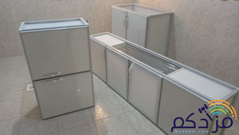 معلم في تركيب المطابخ لمنيوم 2052